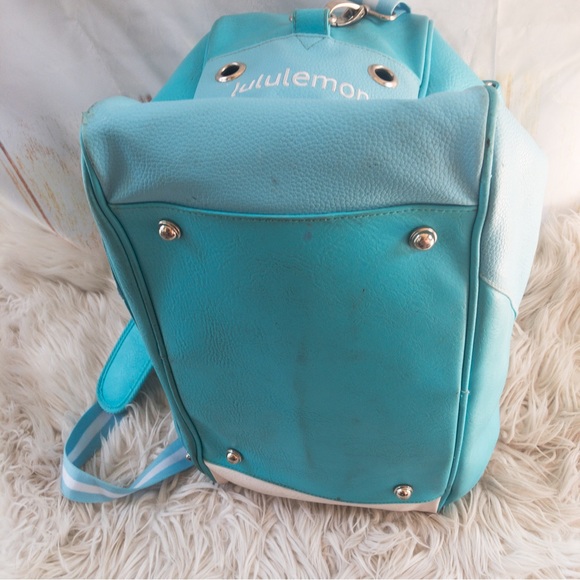 VINTAGE Lululemon Gym/Travel Bag - Picture 14 of 16